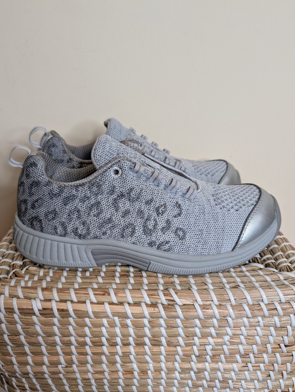 Orthofeet Women's 7.5 Gray Knit Slip-On Sneakers Comfort Orthopedic Walking